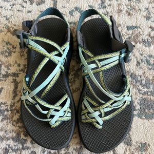 Strappy Womens Chacos. Size 7
